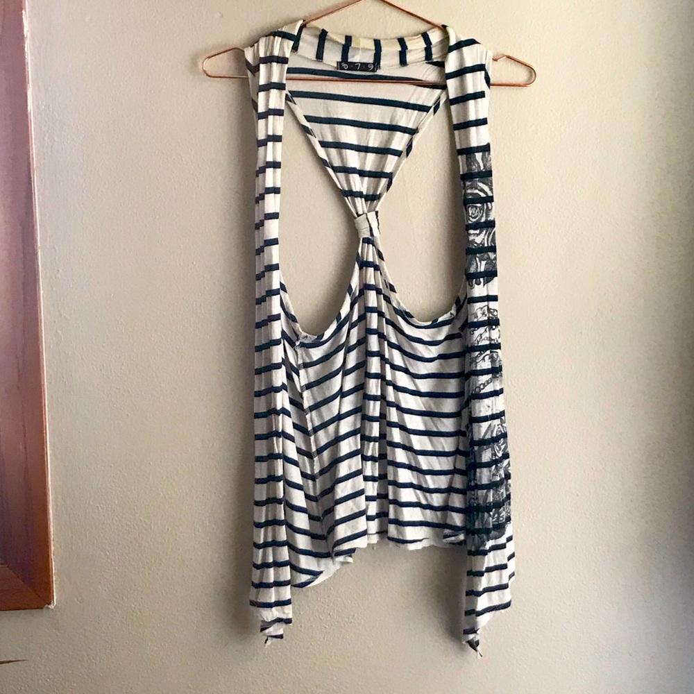 Striped Shrug with Rose Pattern